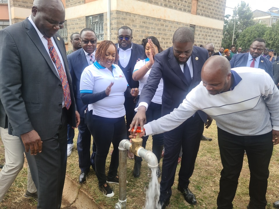 Governor Hon. Sakaja commissions a borehole at NHC Lang'ata on Monday 7th August, 2023